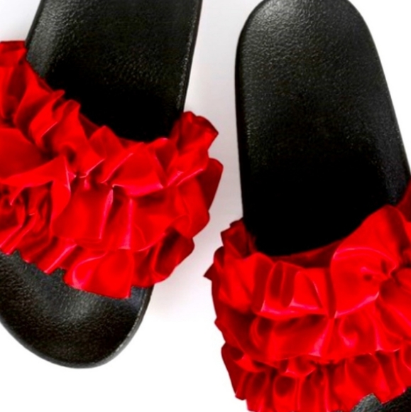 NWT Bamboo ❤😃 Satin Ruffled Slide in Sandal - Picture 5 of 11